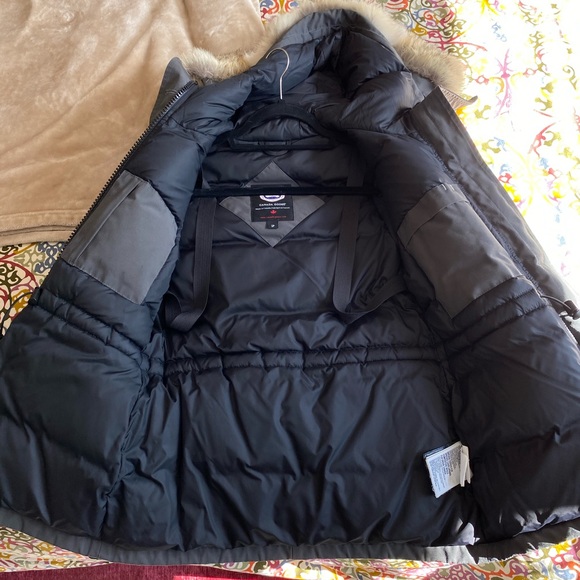 SOLD ❤️ Canada Goose Montebello Parka - Picture 5 of 10